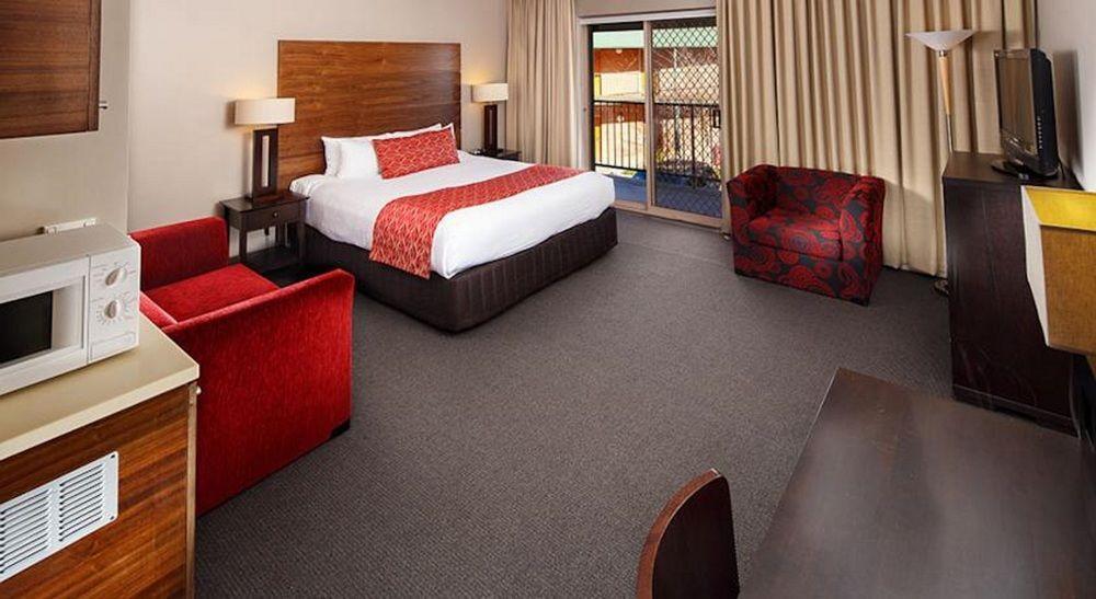 Quality Hotel Dickson Canberra Exterior photo