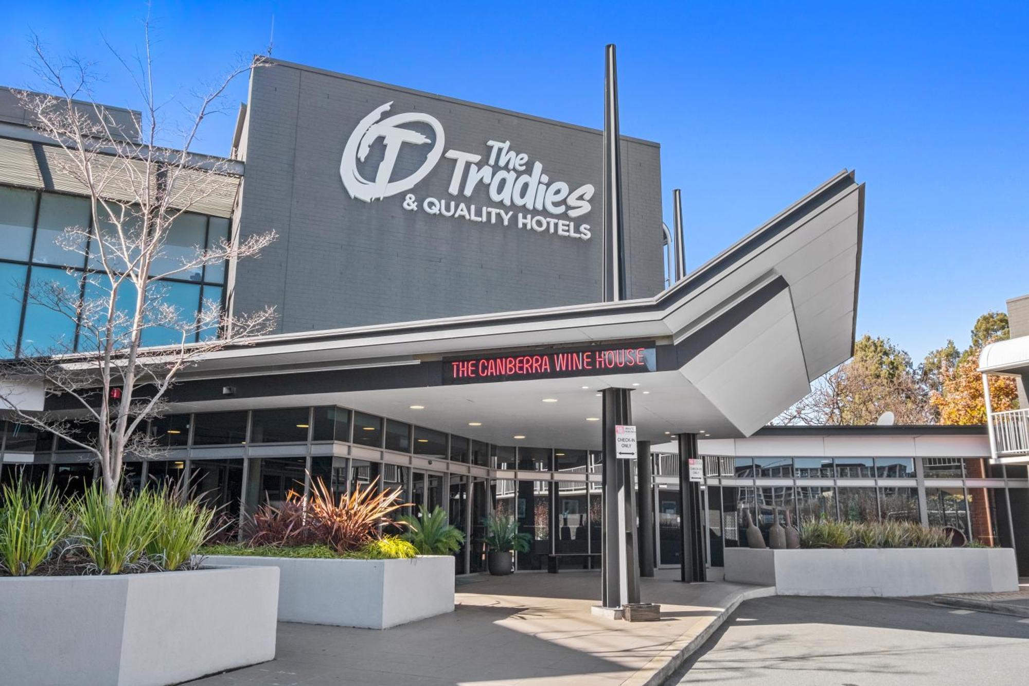 Quality Hotel Dickson Canberra Exterior photo