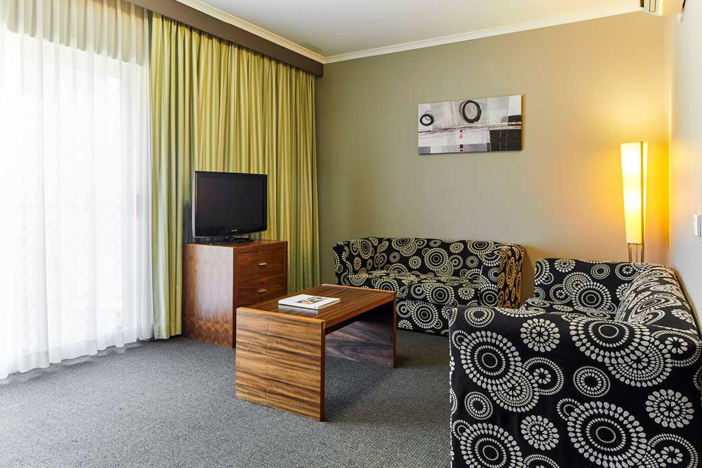 Quality Hotel Dickson Canberra Room photo